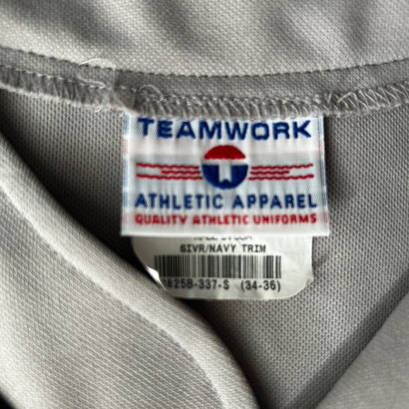 Vintage Teamwork Mariners‎ Baseball Jersey Gray Youth Size (34-36) - Picture 3 of 4